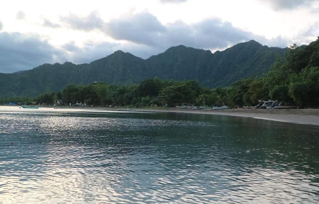 Putu Guest House Pemuteran エクステリア 写真